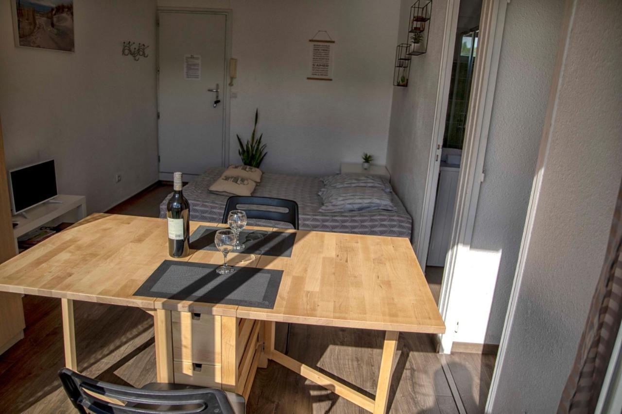 Studio terrasse Montpellier - Parking privé - Proche ligne 1 Exterior foto